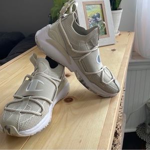 Size 7 champion beige color